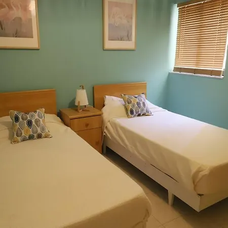 Seaside Serenity - A Lovely With Views Mellieha