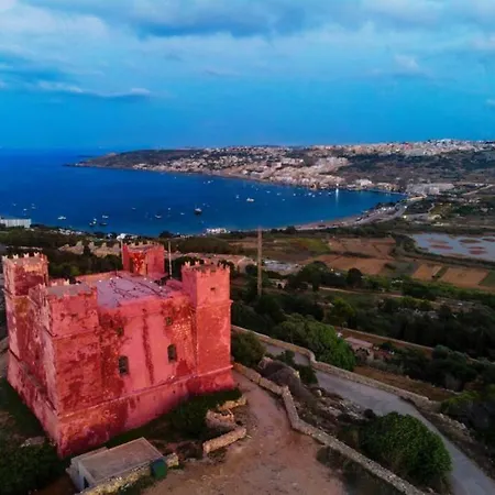 Seaside Serenity - A Lovely With Views Apartment