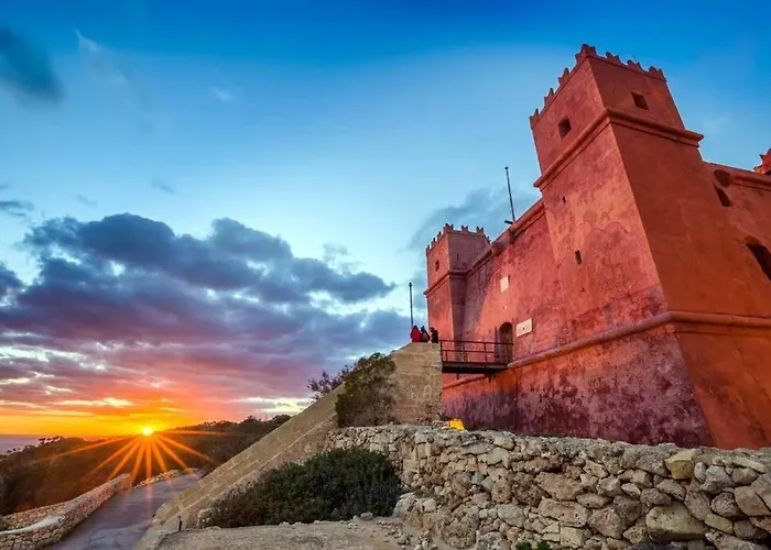 Seaside Serenity - A Lovely With Views Διαμέρισμα Mellieħa