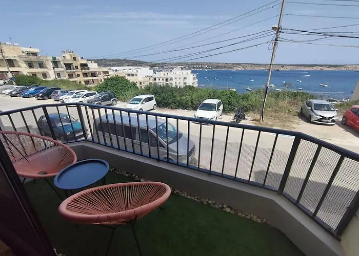 Seaside Serenity - A Lovely With Views Mellieħa